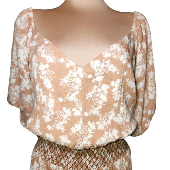 Black Tape_  NWT Beige Floral Smocked Raw Edge Maxi Dress Plus Size 3X - Picture 2 of 11